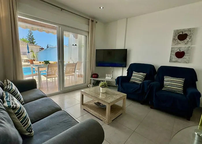 Paradise - Daisy Willa